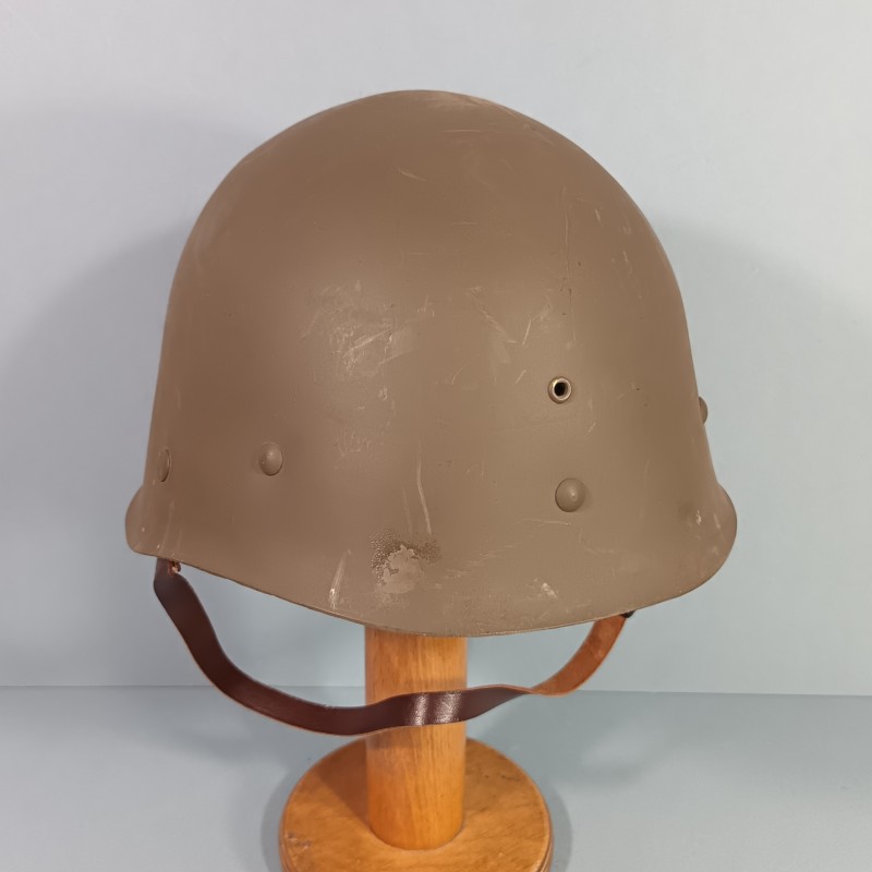 CASQUE FRANCAIS MODELE 1951 AVEC CAMOUFLAGE ET PANSEMENT ETAT NEUF DE STOCK FRANCK - 1953 ET LINER MENESA 1953 + PANSEMENT